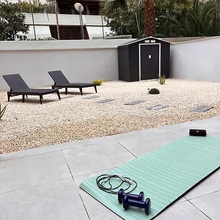 100 Sqm Terrace, Close To The Old Town & Shopping Area & Harbour Appartement Bari